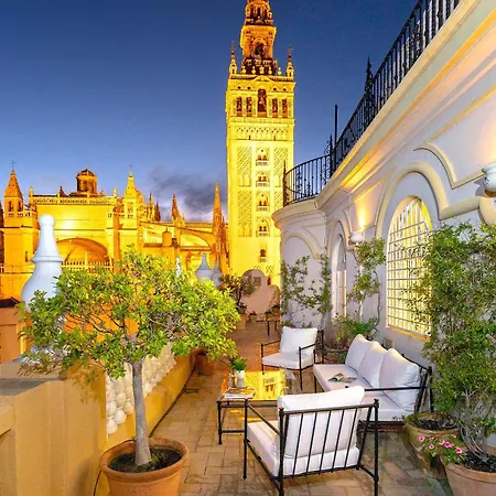 Genteel Virgen De Reyes *